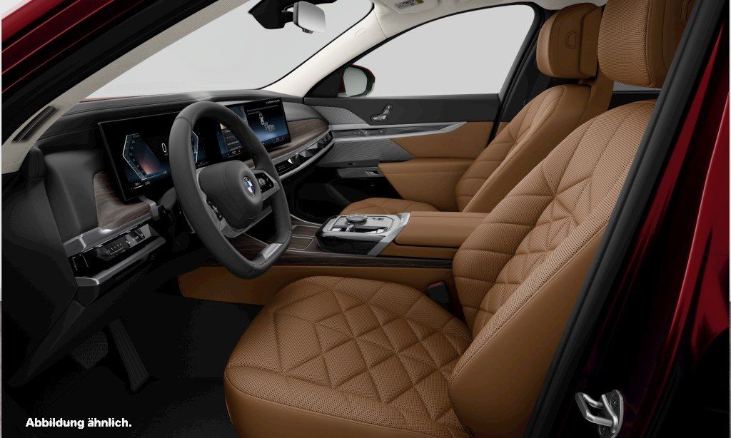 BMW 740 2023 г. Красный, пробег 32719 км