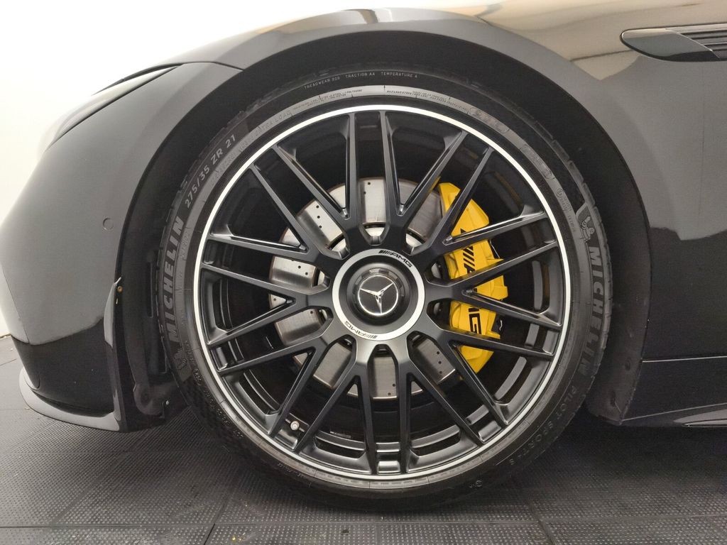 Mercedes-Benz SL 63 AMG 2024 г. Чёрный, пробег 57253 км