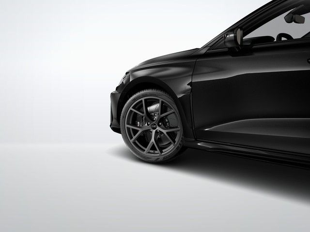 Audi RS3 2024 г. Чёрный, пробег 55842 км