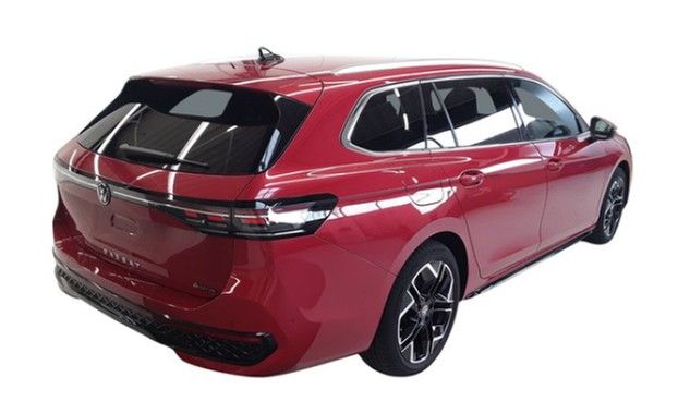 Volkswagen PASSAT VARIANT 2025 г. Красный, пробег 12370 км