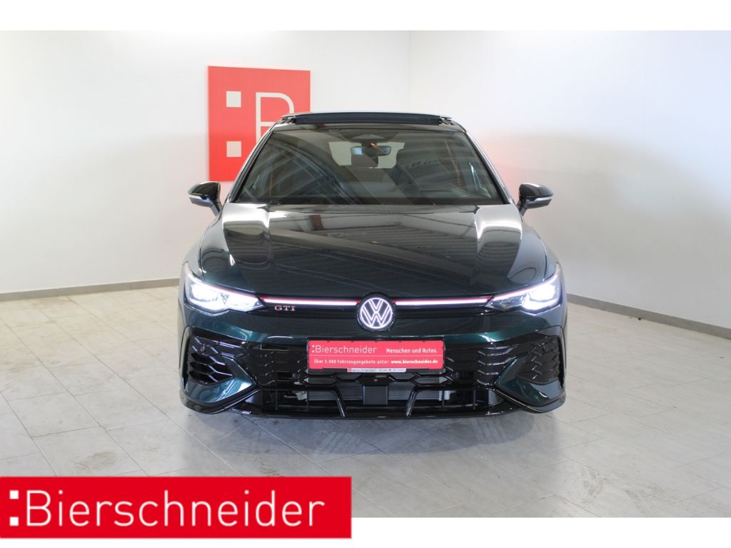 Volkswagen Golf 2026 г. Зелёный, пробег 100 км