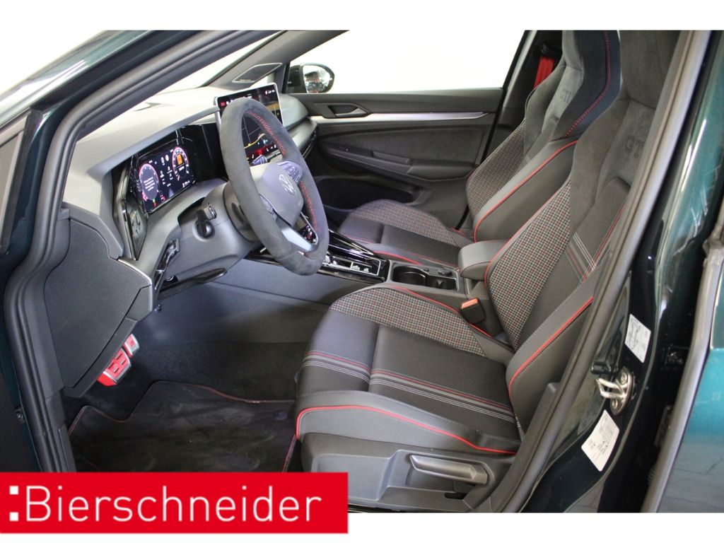 Volkswagen Golf 2026 г. Зелёный, пробег 100 км