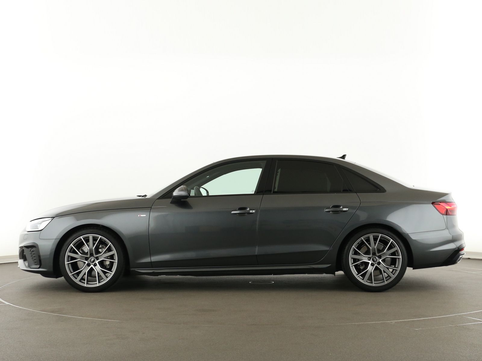 Audi A4 2023 г. Серый, пробег 24360 км