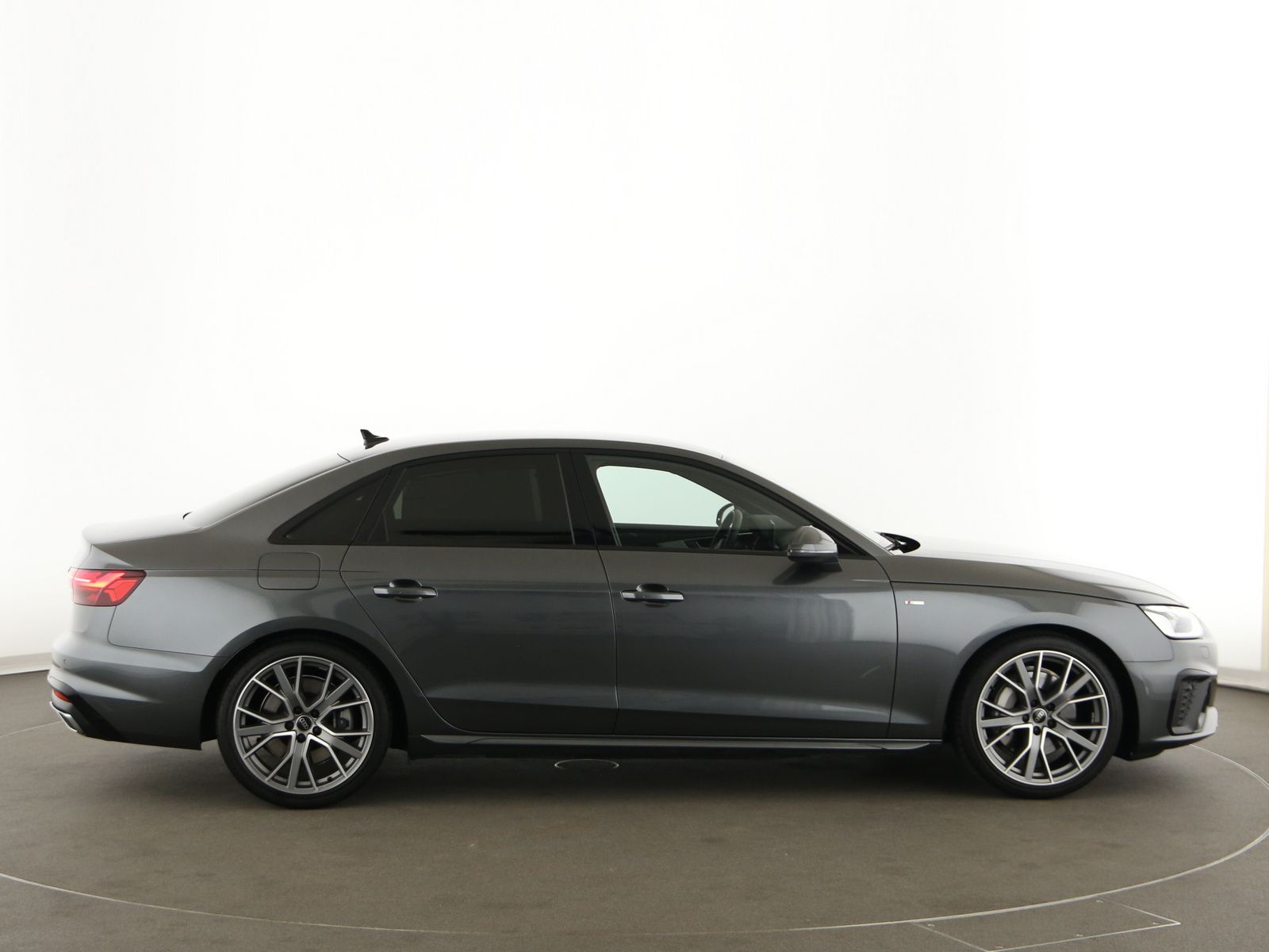 Audi A4 2023 г. Серый, пробег 24360 км