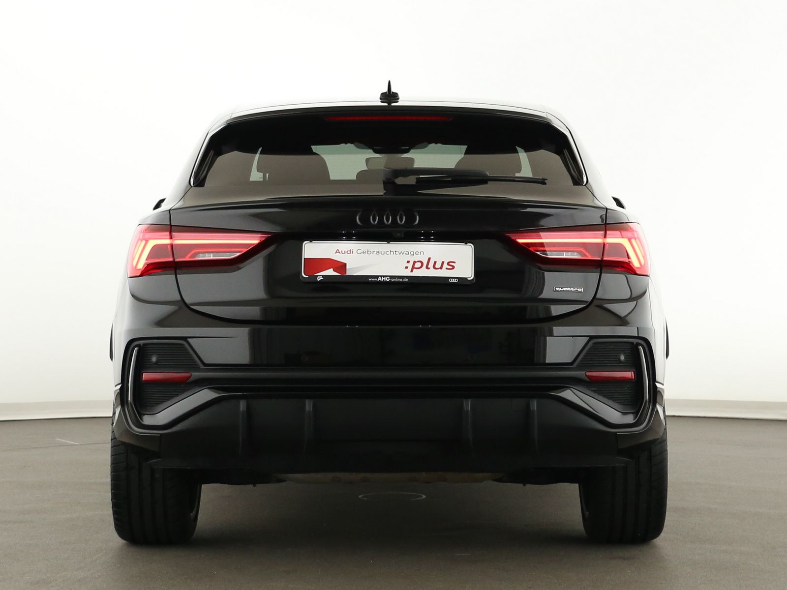 Audi Q3 2023 г. Чёрный, пробег 14210 км