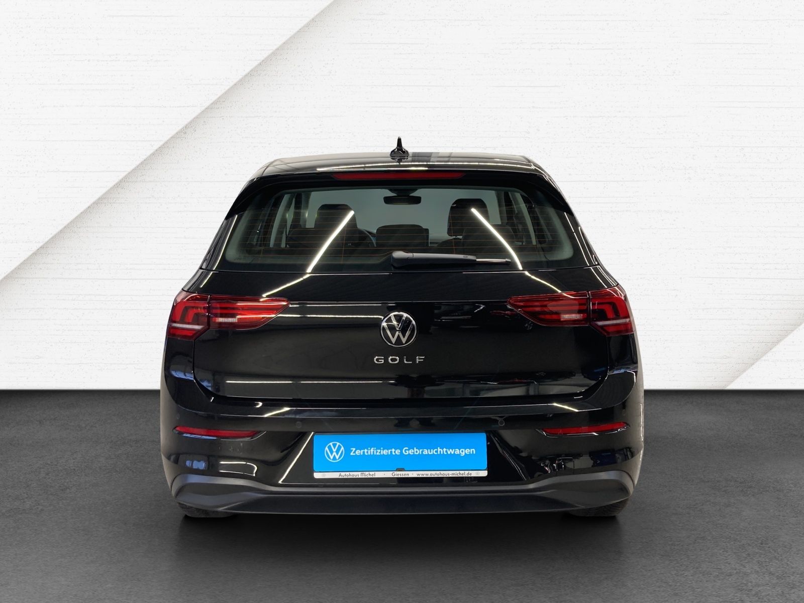 Volkswagen Golf 2024 г. Чёрный, пробег 38550 км