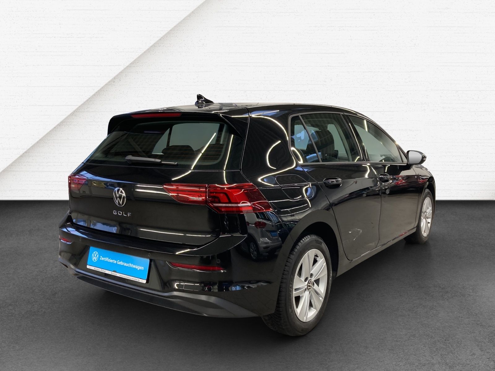 Volkswagen Golf 2024 г. Чёрный, пробег 38550 км