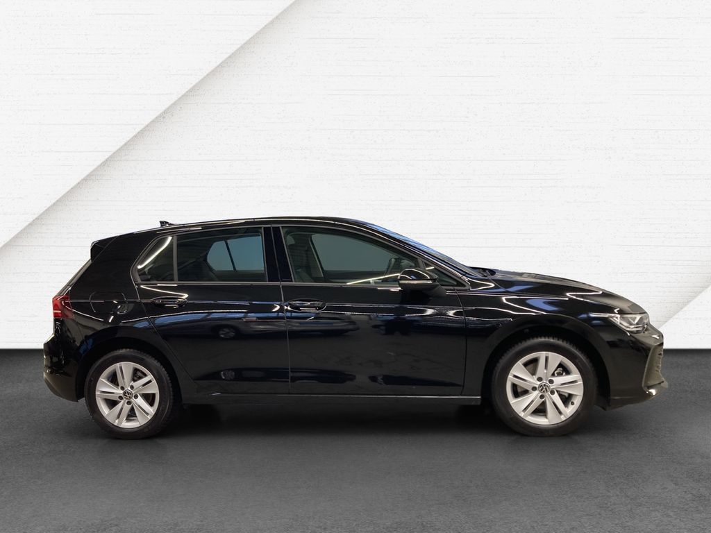 Volkswagen Golf 2024 г. Чёрный, пробег 38550 км