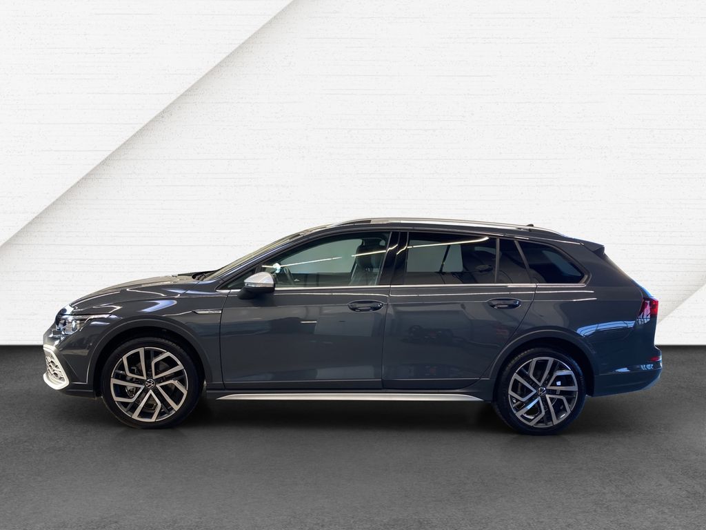 Volkswagen Golf 2023 г. Серый, пробег 54900 км