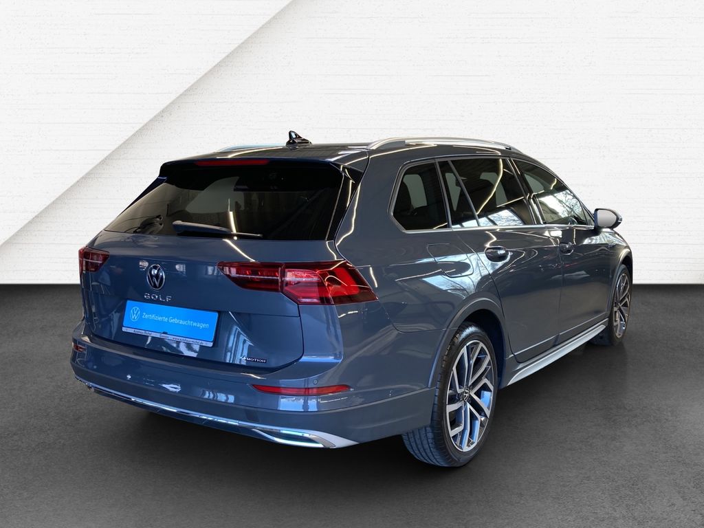 Volkswagen Golf 2023 г. Серый, пробег 54900 км