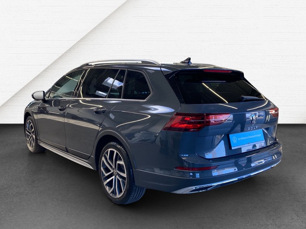 Volkswagen Golf 2023 г. Серый, пробег 54900 км