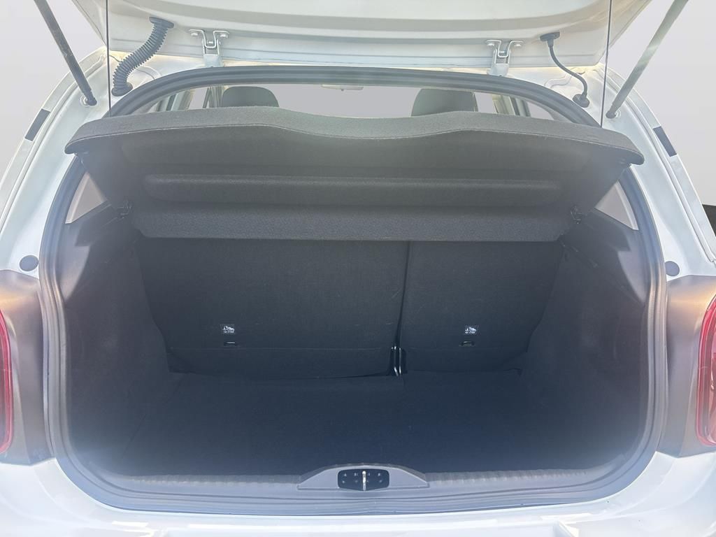 Citroen C3 2022 г. Белый, пробег 37000 км