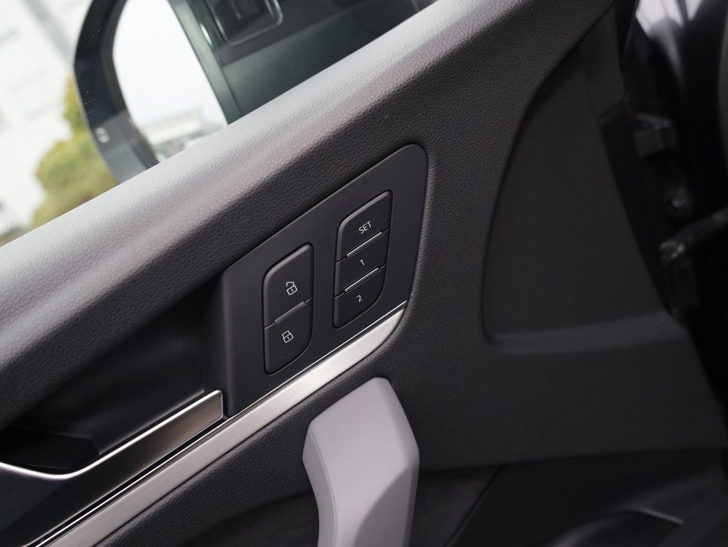 Audi Q5 2024 г. Серый, пробег 31700 км