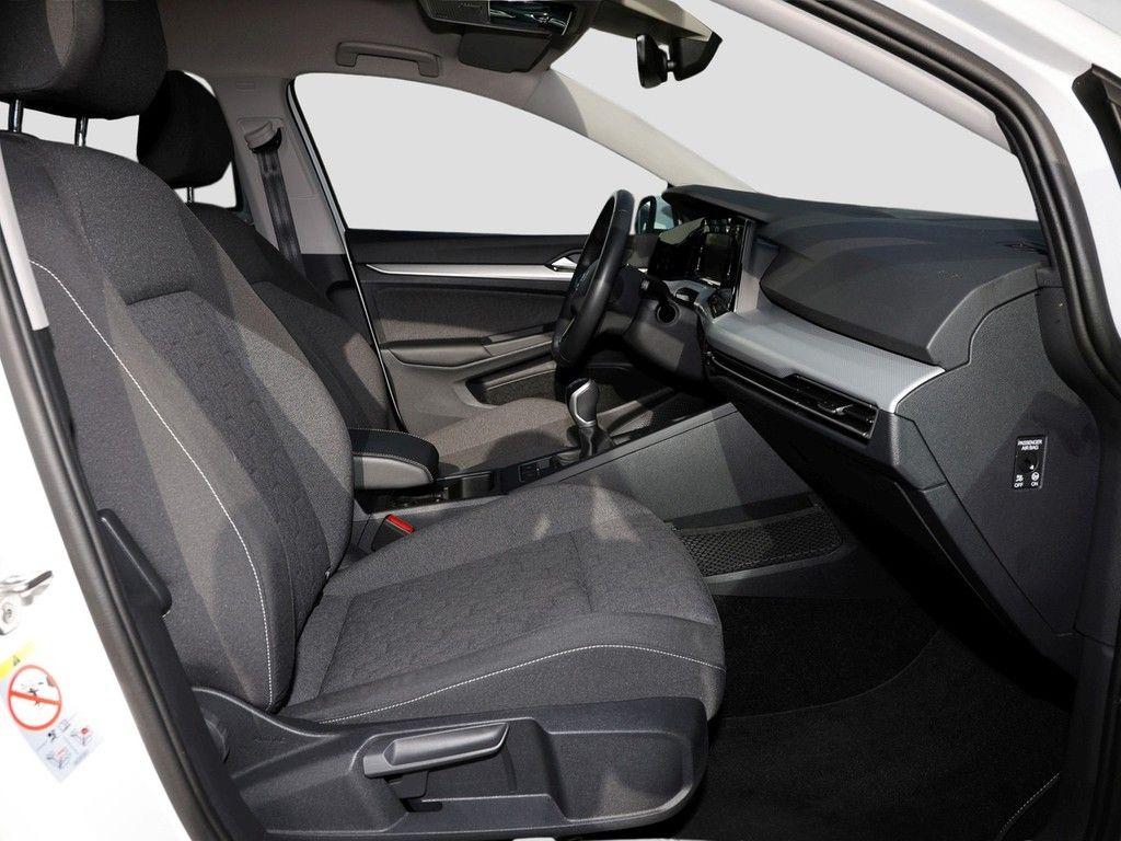 Volkswagen Golf 2024 г. Белый, пробег 27137 км
