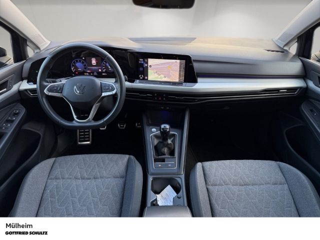 Volkswagen Golf 2023 г. Синий, пробег 59010 км