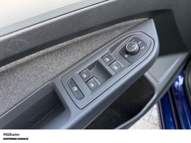Volkswagen Golf 2023 г. Синий, пробег 59010 км