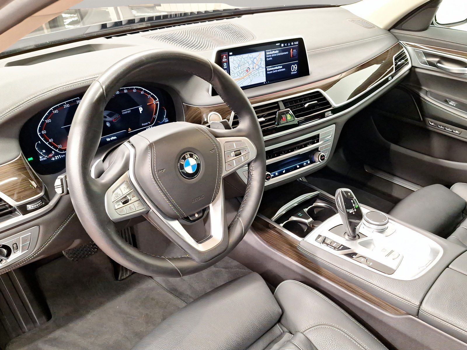 BMW 730 2022 г. Чёрный, пробег 35922 км