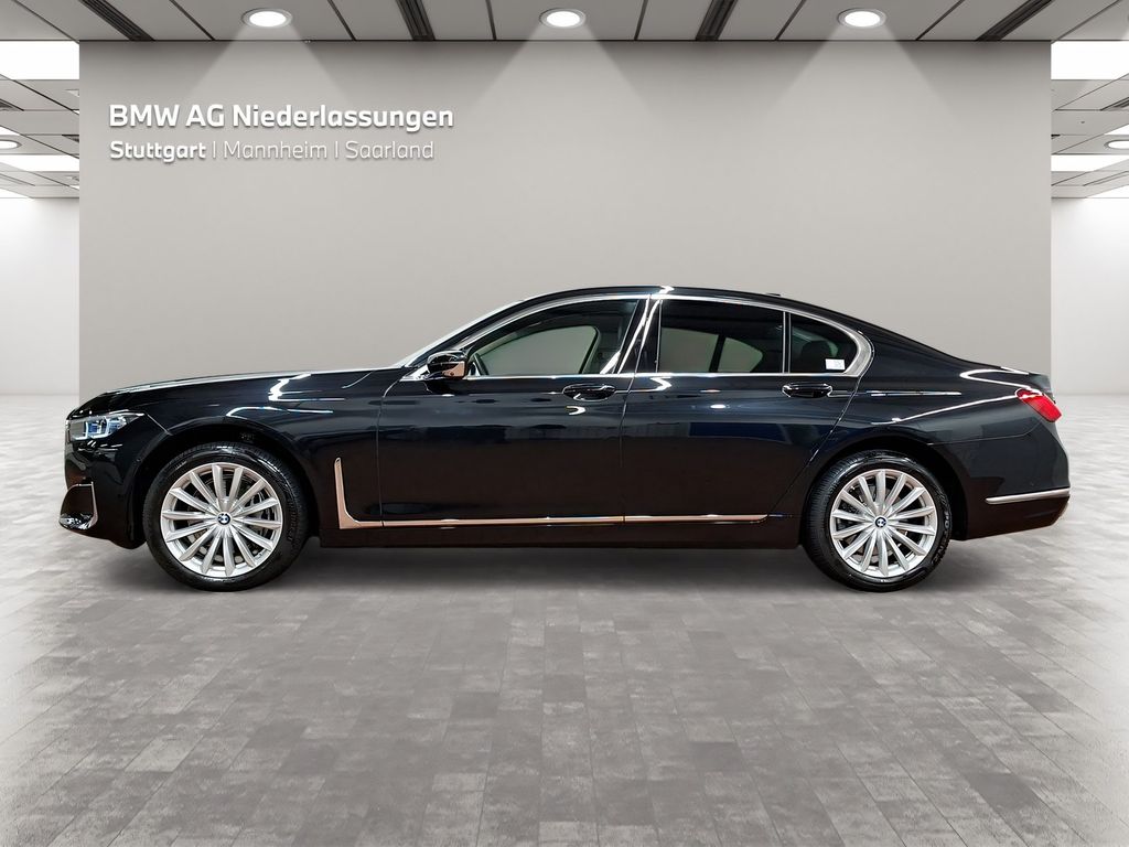 BMW 730 2022 г. Чёрный, пробег 35922 км