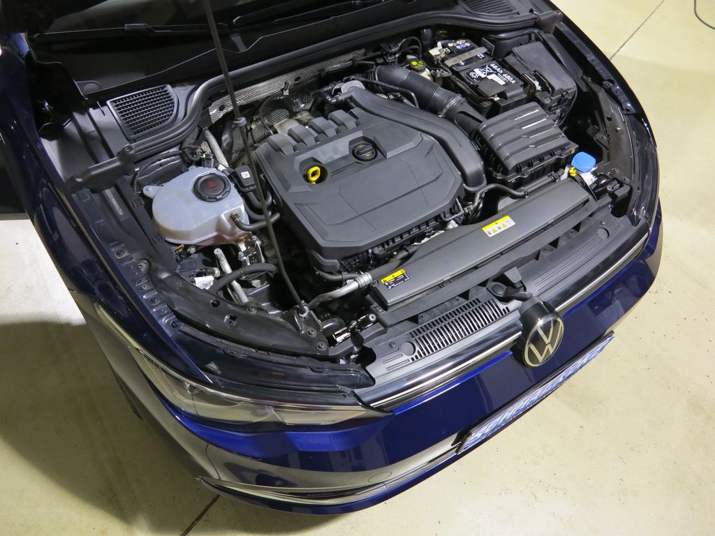 Volkswagen Golf 2021 г. Синий, пробег 36200 км