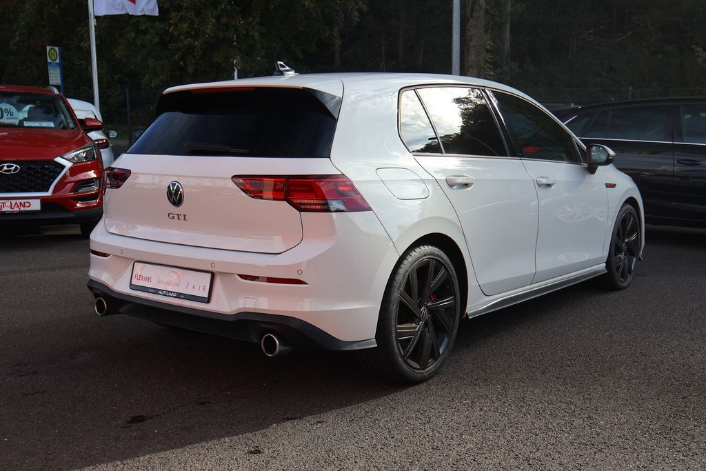 Volkswagen Golf 2022 г. Белый, пробег 49388 км