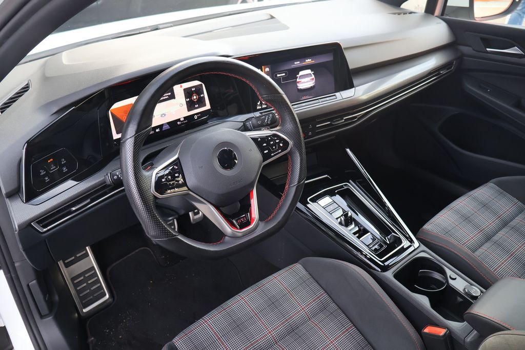 Volkswagen Golf 2022 г. Белый, пробег 49388 км