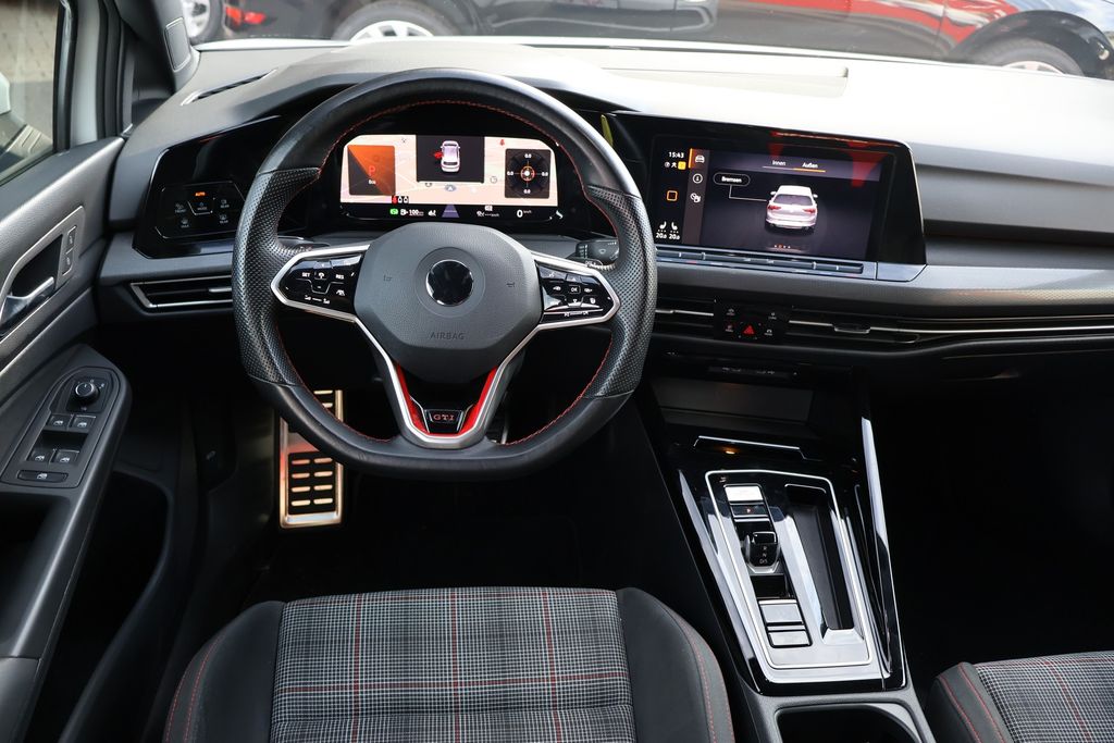 Volkswagen Golf 2022 г. Белый, пробег 49388 км