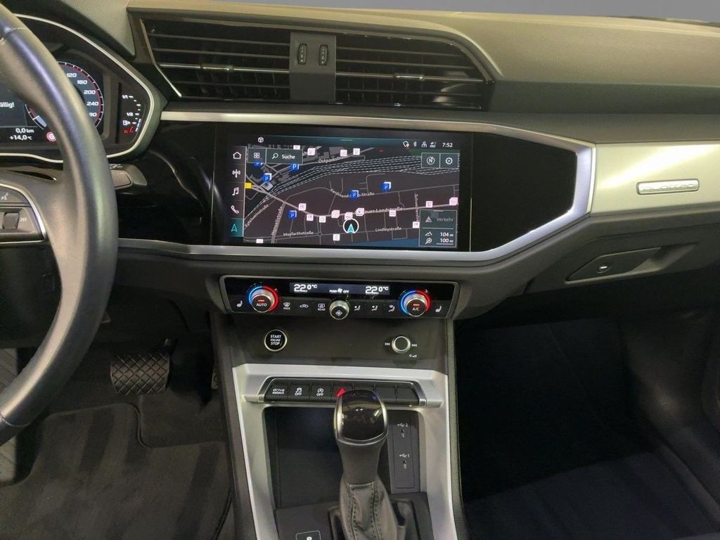 Audi Q3 2022 г. Серый, пробег 52326 км