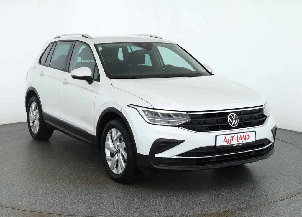 Volkswagen Tiguan 2022 г. Белый, пробег 53389 км