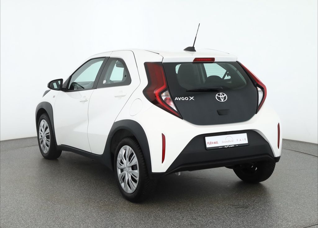 Toyota AYGO (X) 2023 г. Белый, пробег 46508 км