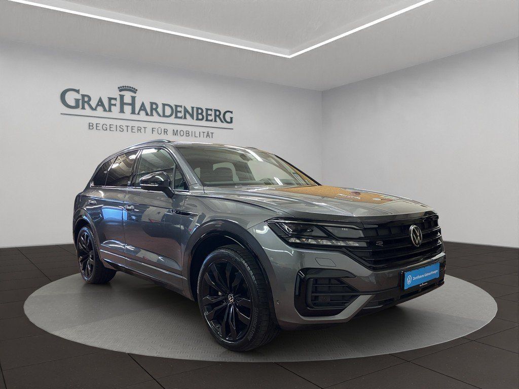 Volkswagen Touareg 2023 г. Серый, пробег 44400 км