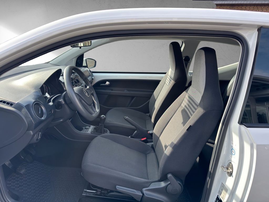 Volkswagen up! 2022 г. Белый, пробег 55282 км