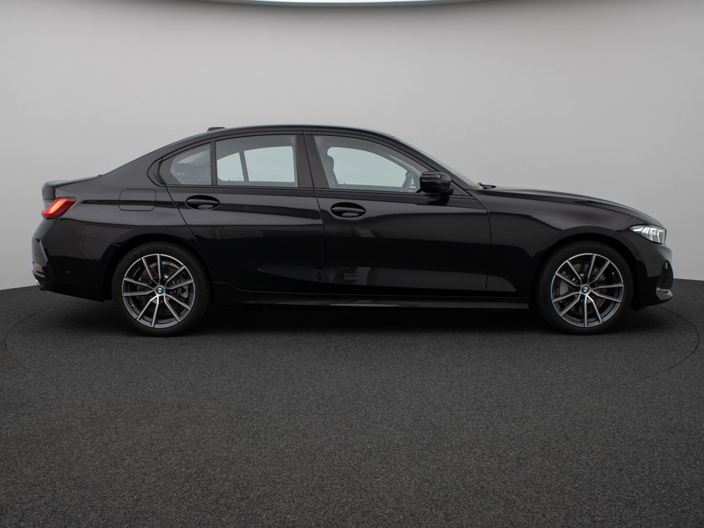 BMW 330 2022 г. Чёрный, пробег 25484 км