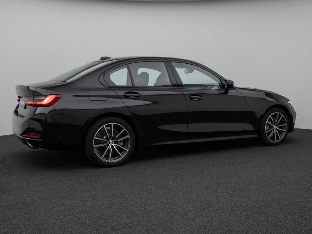 BMW 330 2022 г. Чёрный, пробег 25484 км