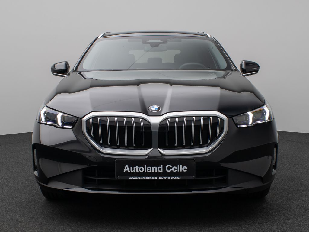 BMW 520 2025 г. Чёрный, пробег 18857 км