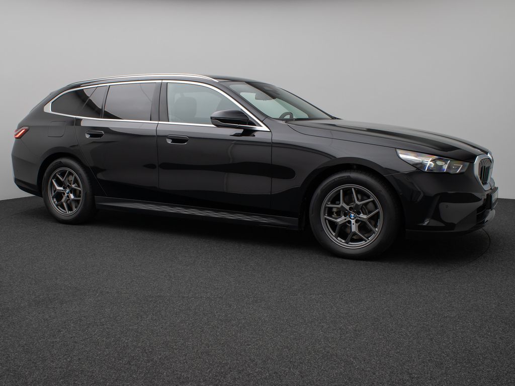 BMW 520 2025 г. Чёрный, пробег 18857 км