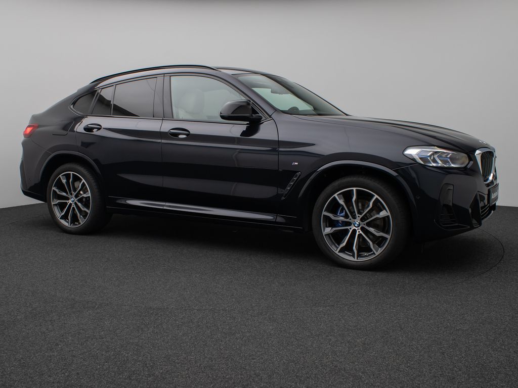 BMW X4 M40 2022 г. Чёрный, пробег 58180 км