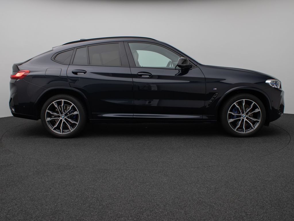 BMW X4 M40 2022 г. Чёрный, пробег 58180 км