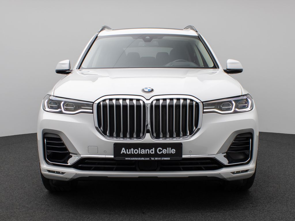 BMW X7 2022 г. Белый, пробег 59124 км