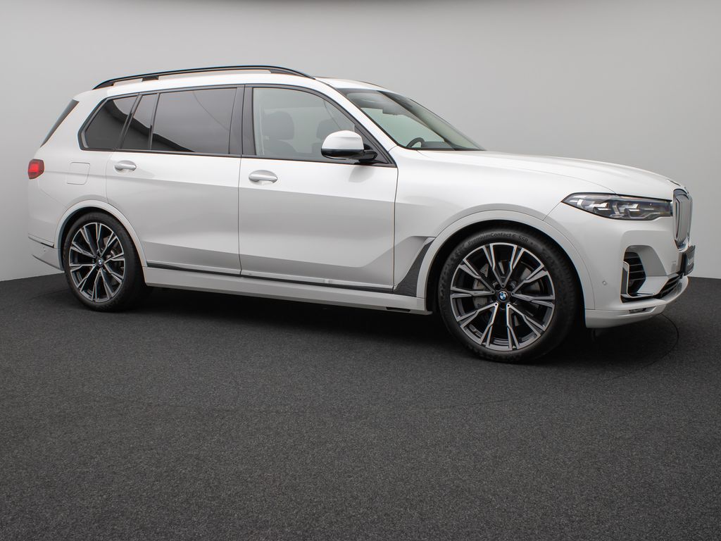 BMW X7 2022 г. Белый, пробег 59124 км
