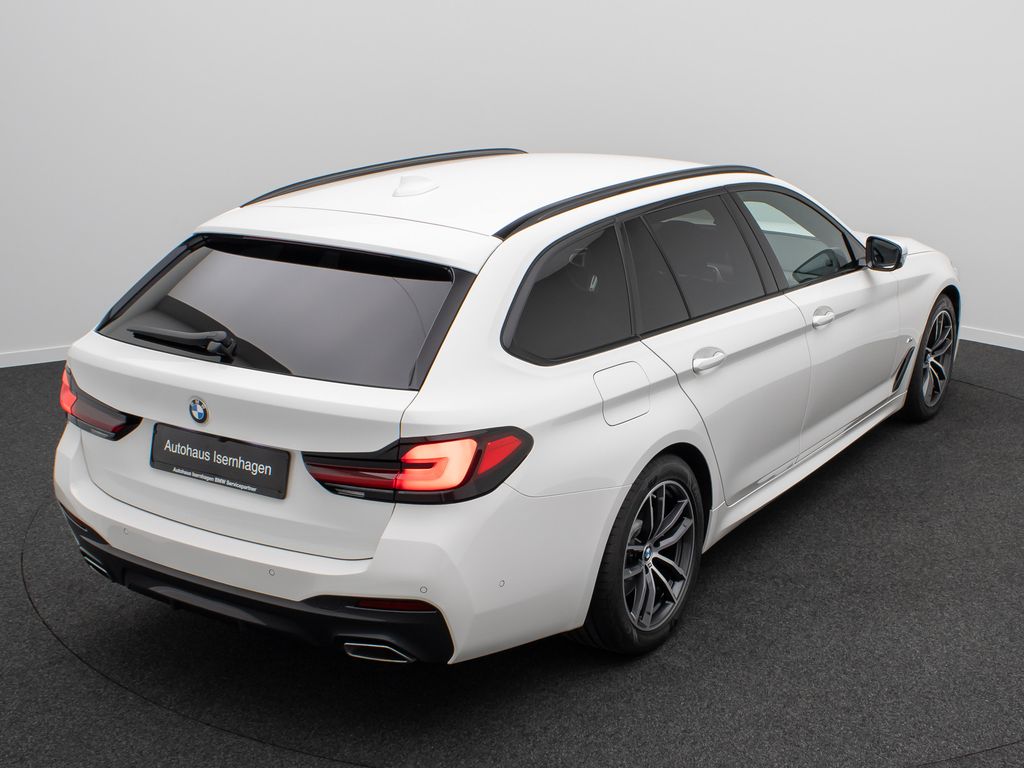 BMW 530 2023 г. Белый, пробег 42416 км