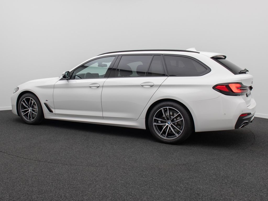 BMW 530 2023 г. Белый, пробег 42416 км