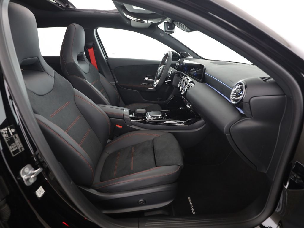 Mercedes-Benz A 45 AMG 2022 г. Чёрный, пробег 12900 км