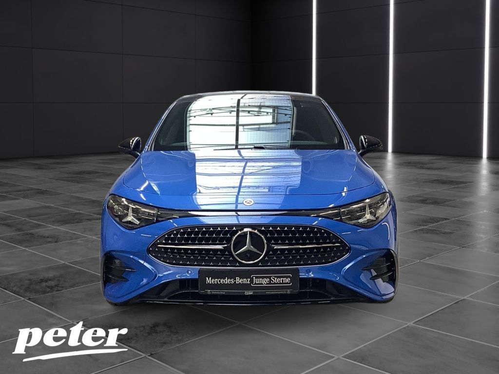 Mercedes-Benz CLA 200 2026 г. Синий, пробег 8000 км