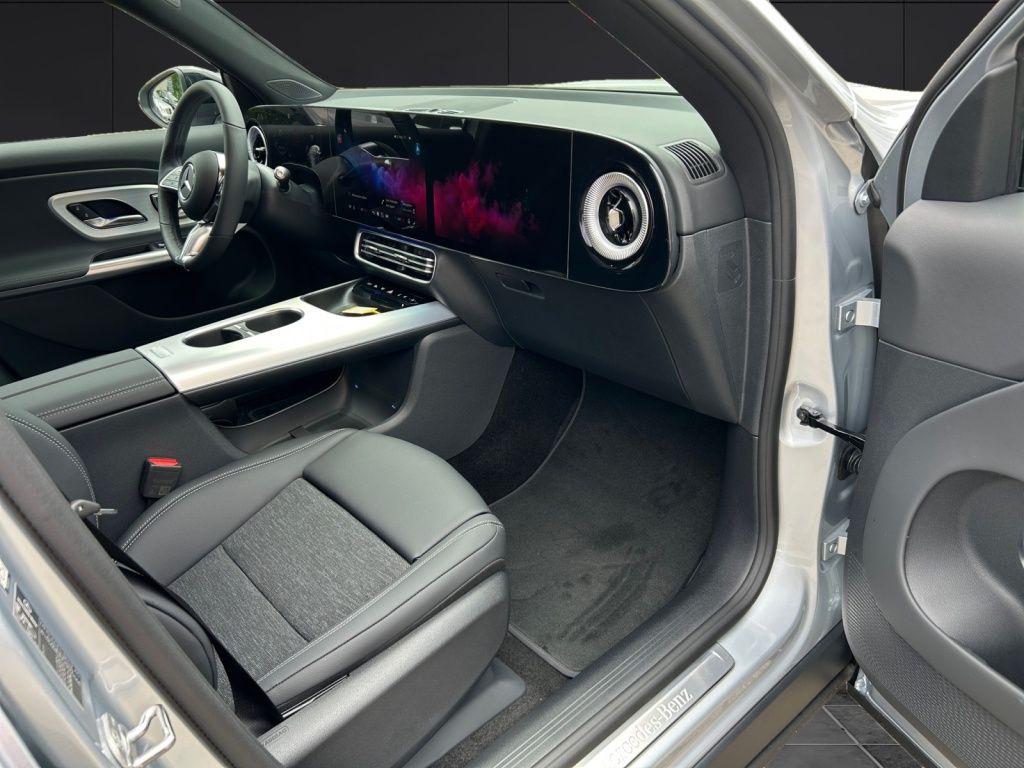 Mercedes-Benz GLB 200 2026 г. Серебристый, пробег 8000 км