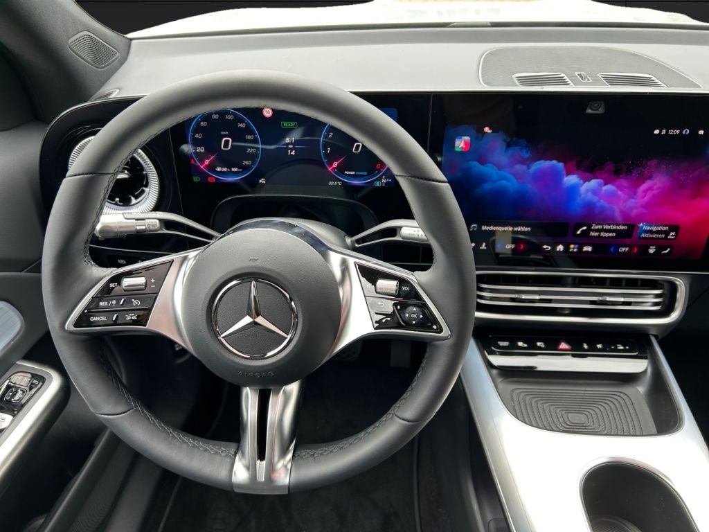 Mercedes-Benz GLB 200 2026 г. Серебристый, пробег 8000 км