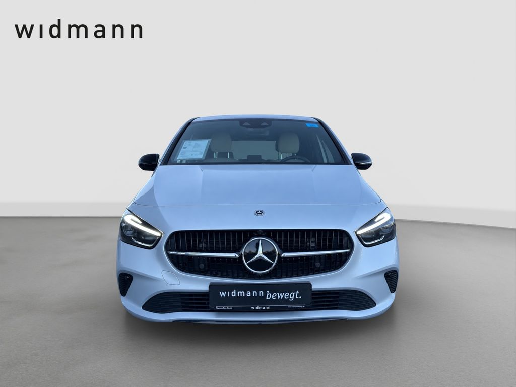 Mercedes-Benz B 200 2023 г. Серебристый, пробег 21215 км