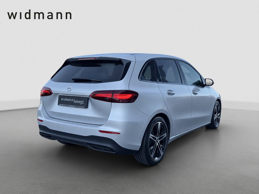 Mercedes-Benz B 200 2023 г. Серебристый, пробег 21215 км