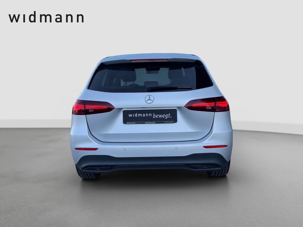 Mercedes-Benz B 200 2023 г. Серебристый, пробег 21215 км