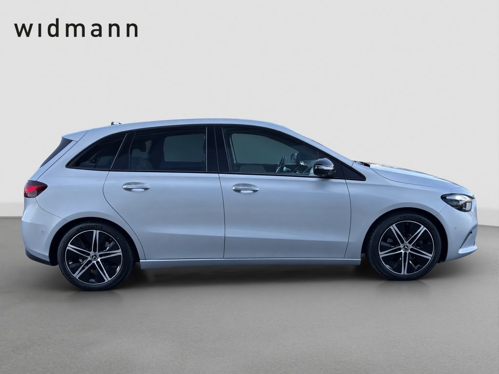 Mercedes-Benz B 200 2023 г. Серебристый, пробег 21215 км