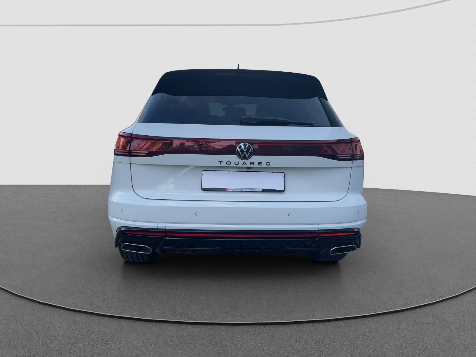 Volkswagen Touareg 2024 г. Белый, пробег 27980 км